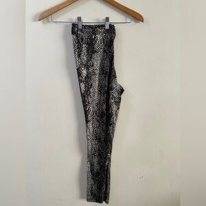 INLUV Greyscale Snake Print Leggings - Half of Set SIZE MEDIUM  Lounge Cozy Home